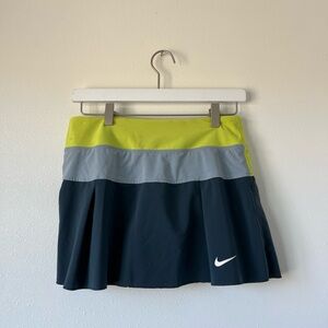 Womens Nike Athletic Skirt Size Small
